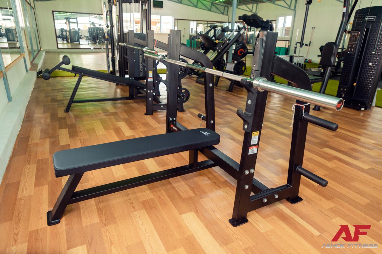 Bench and rack station