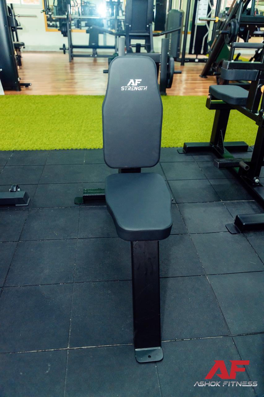 Plate-loaded machine